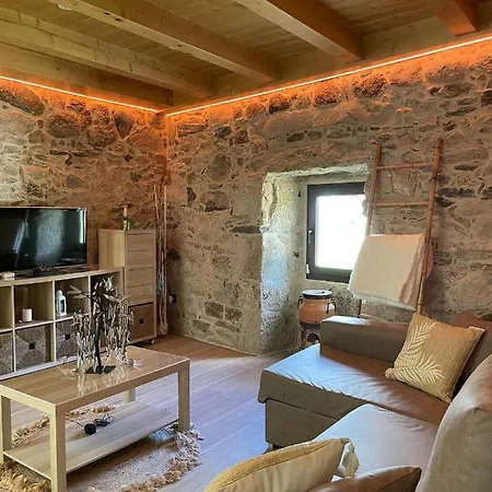 O Outeiro Da Tia Mucha