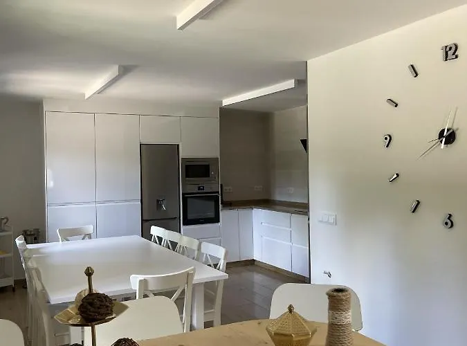 O Outeiro Da Tia Mucha *